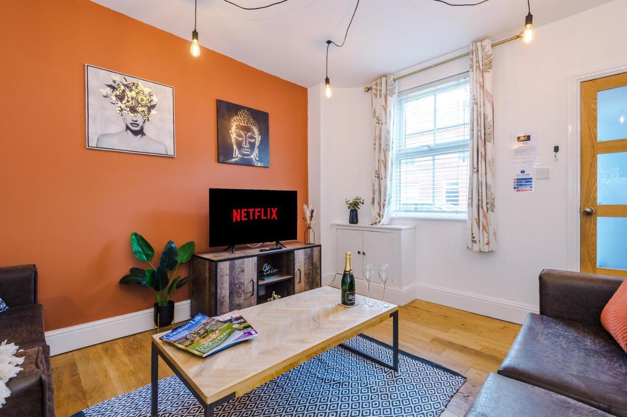 Pristine 2-Bed House In Chester By 53 Degrees Property, Ideal For Families & Small Groups, Great Location - Sleeps 6 Hough Green Exterior photo