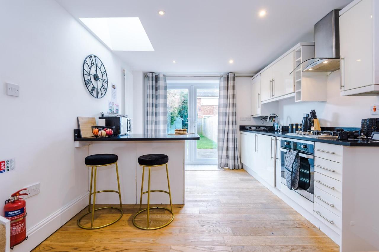 Pristine 2-Bed House In Chester By 53 Degrees Property, Ideal For Families & Small Groups, Great Location - Sleeps 6 Hough Green Exterior photo