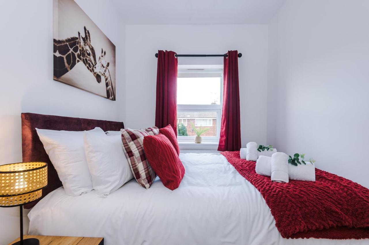 Pristine 2-Bed House In Chester By 53 Degrees Property, Ideal For Families & Small Groups, Great Location - Sleeps 6 Hough Green Exterior photo