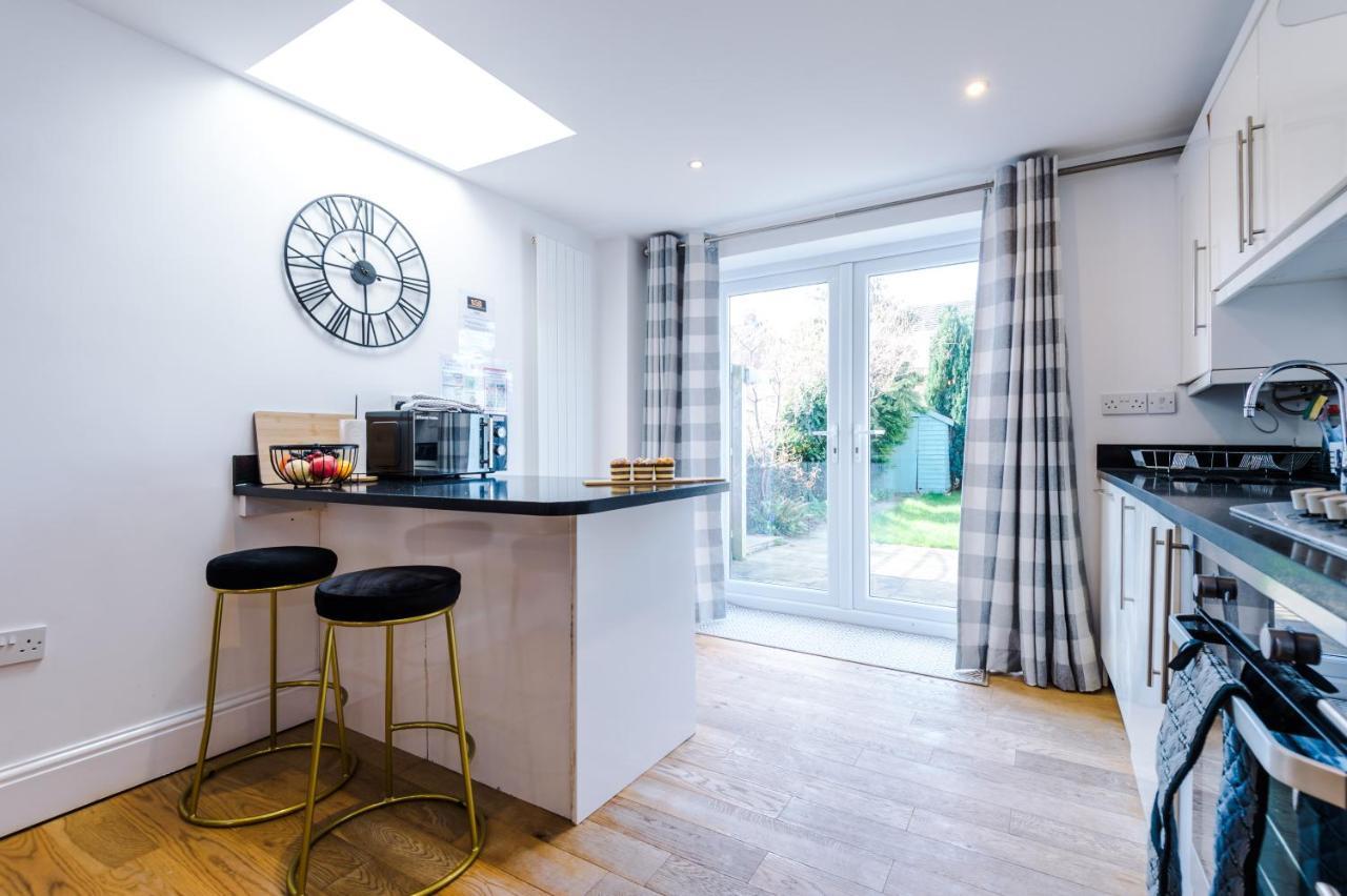 Pristine 2-Bed House In Chester By 53 Degrees Property, Ideal For Families & Small Groups, Great Location - Sleeps 6 Hough Green Exterior photo